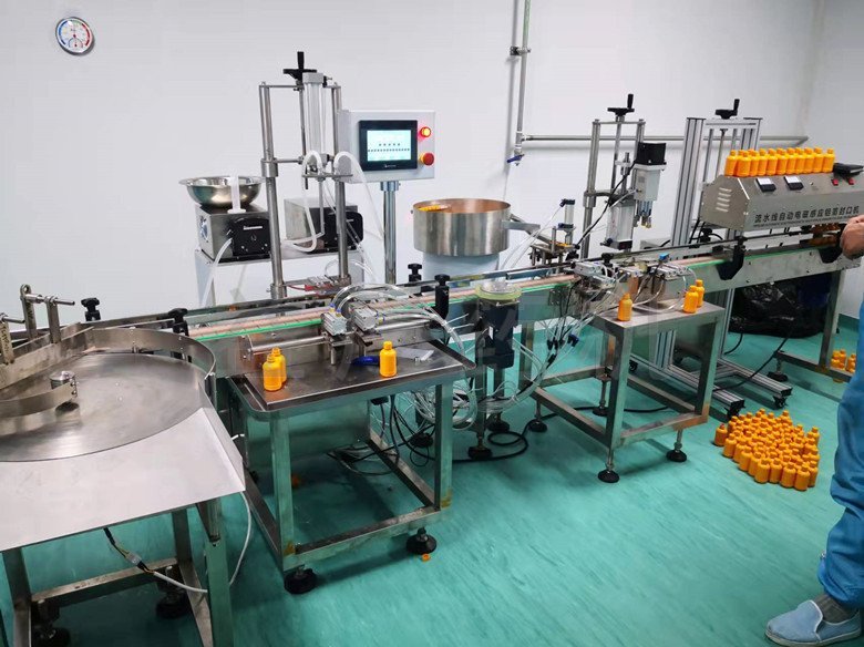 塑料瓶灌裝封口聯(lián)動(dòng)線 塑料瓶灌裝封口聯(lián)動(dòng)線